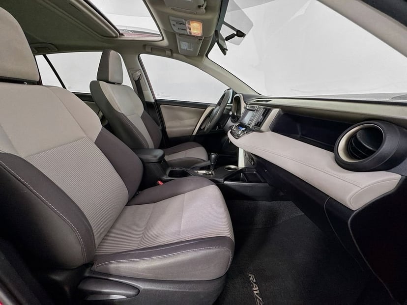 2015 Toyota RAV4 - Image 33