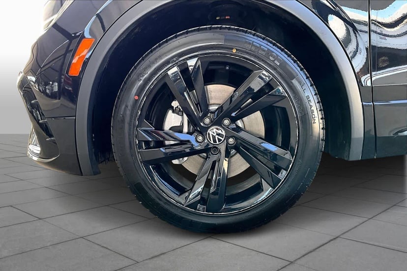 2024 Volkswagen Tiguan - Image 11