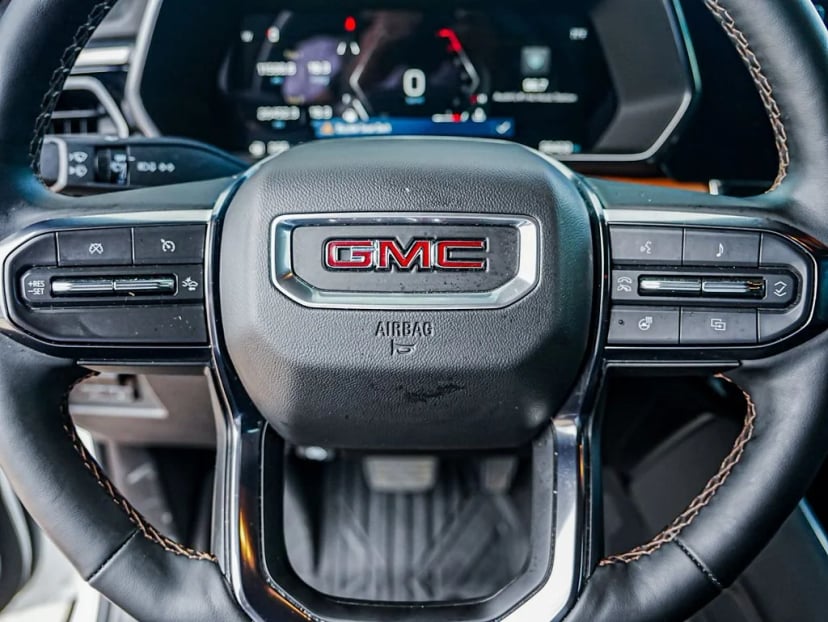 2025 GMC Canyon - Image 18