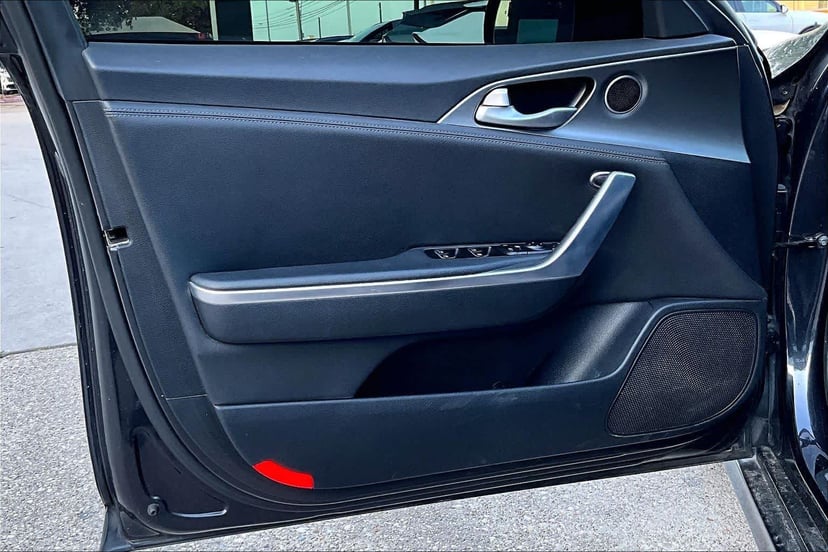 2020 Kia Stinger - Image 21