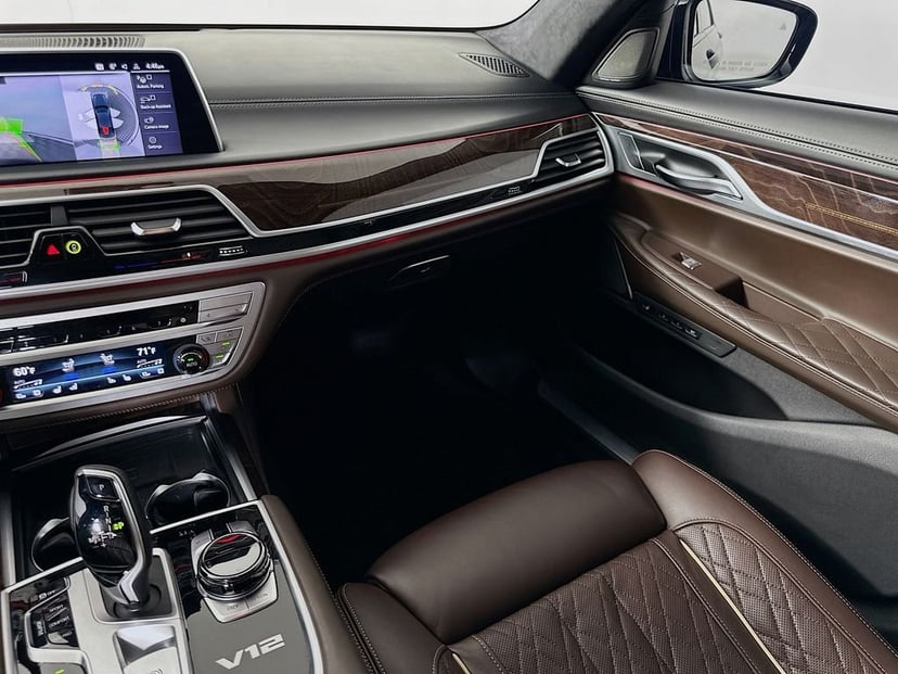 2022 BMW 7 Series - Image 24