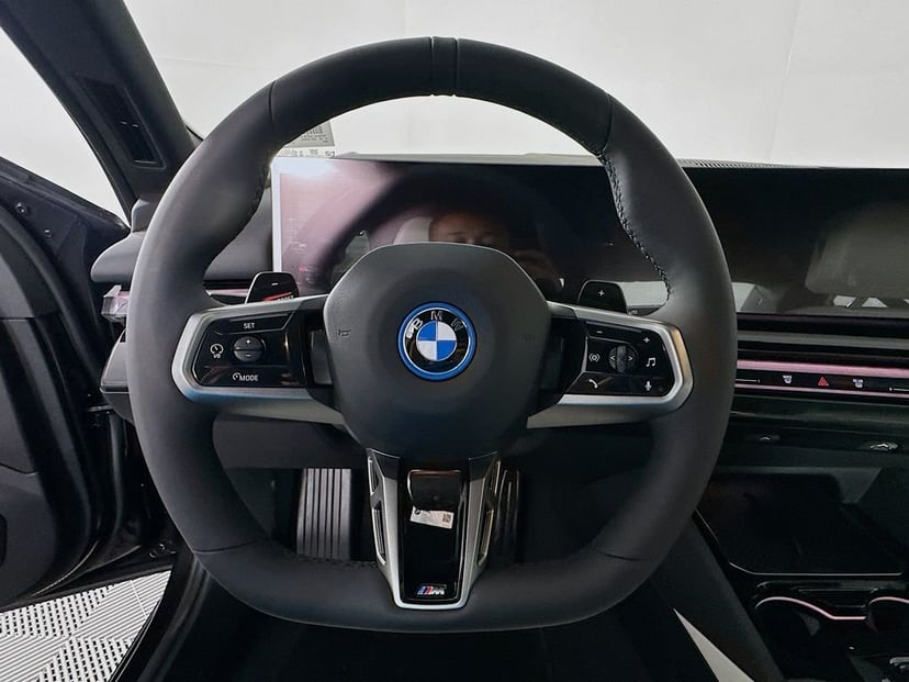 2026 BMW 5 Series - Image 10