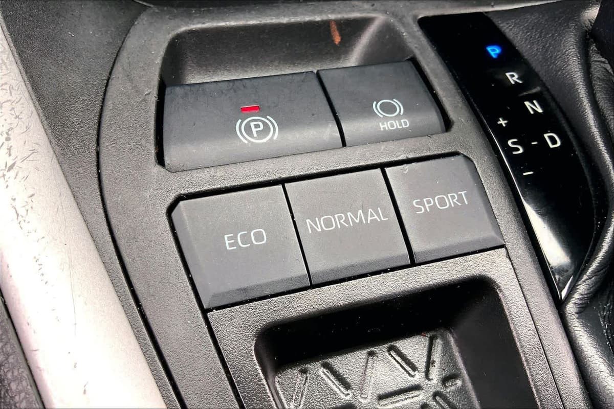 2023 Toyota RAV4 - Image 33