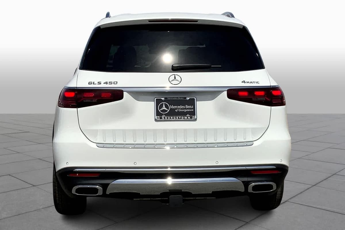 2025 Mercedes-Benz GLS 450 - Image 5