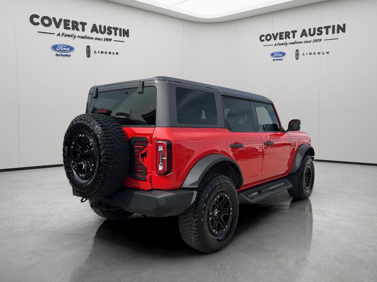 2023 Ford Bronco - Image 5