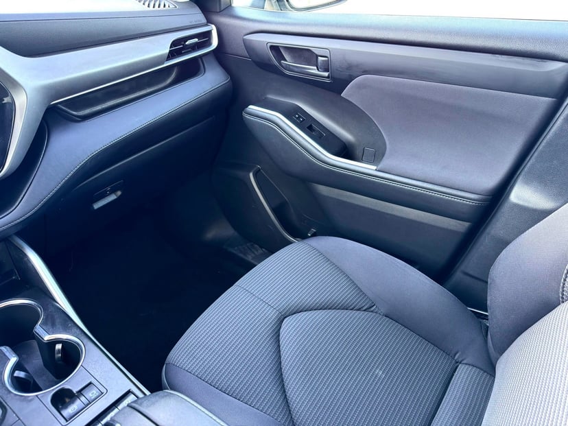 2022 Toyota Highlander - Image 29