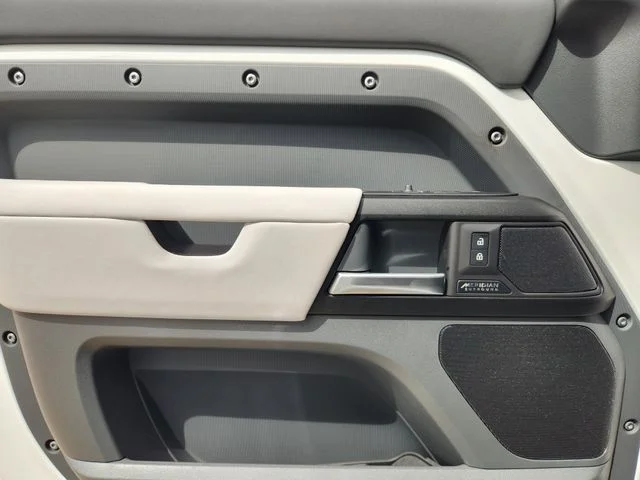2026 Land Rover Defender 130 - Image 22