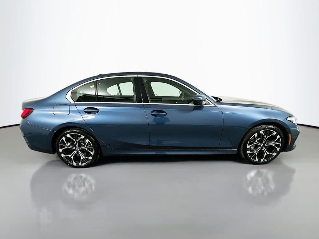 2025 BMW 3 Series - Image 4