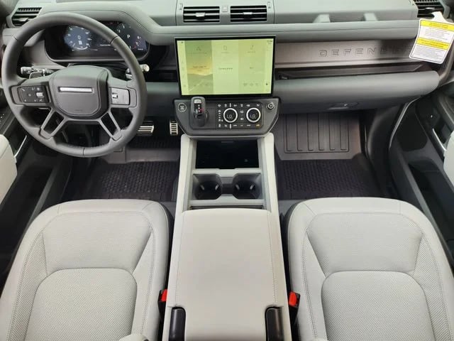 2026 Land Rover Defender 130 - Image 25