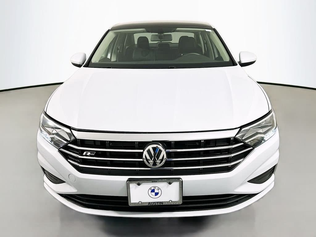 2019 Volkswagen Jetta - Image 2