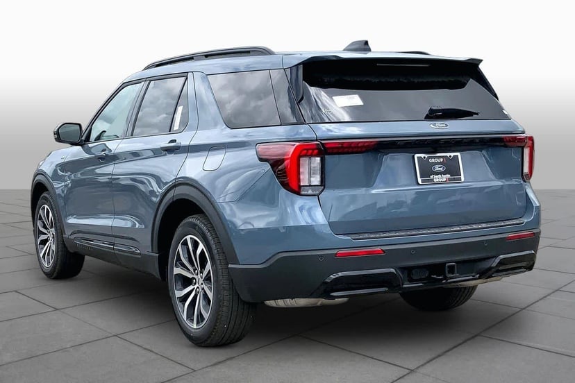 2026 Ford Explorer - Image 11