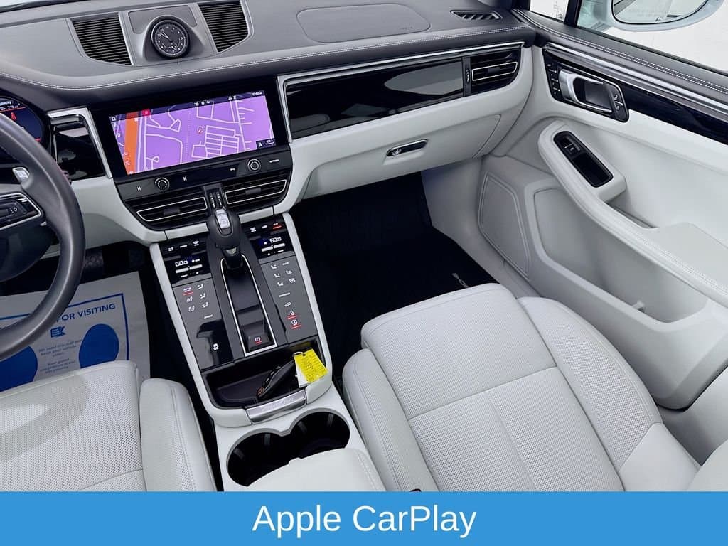 2024 PORSCHE Macan - Image 31