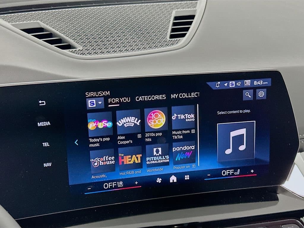 2025 BMW X1 - Image 11