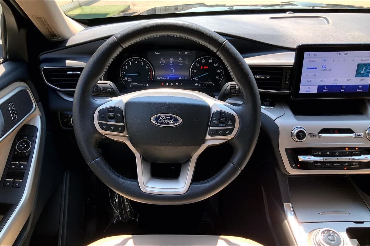2023 Ford Explorer - Image 6