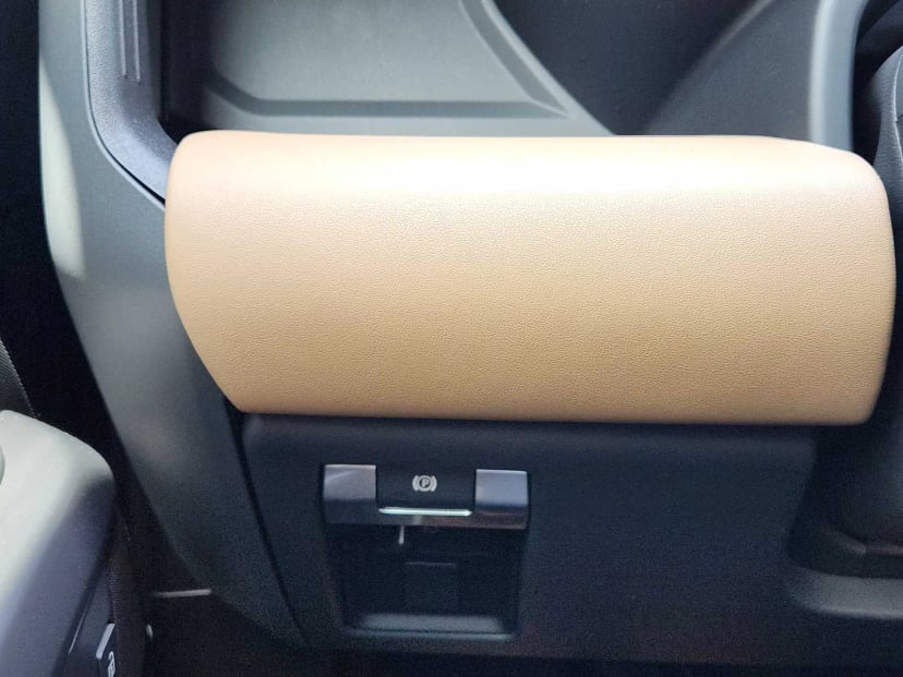2026 LAND ROVER Defender 110 - Image 22