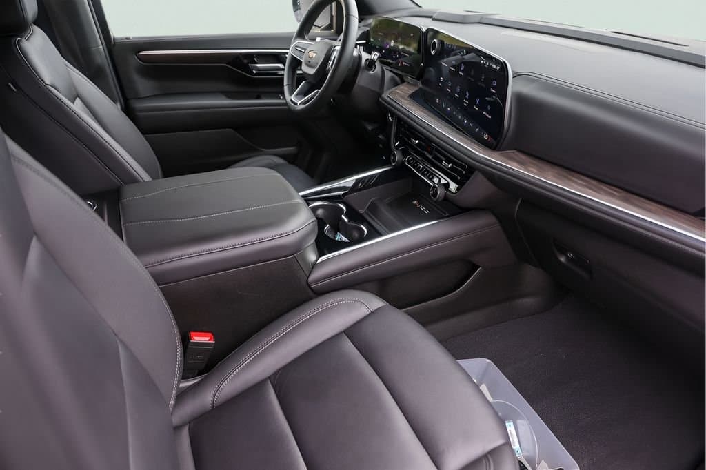 2025 Chevrolet Tahoe - Image 31