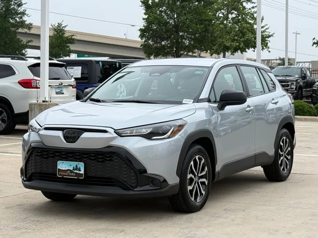 2025 Toyota Corolla Cross - Image 8