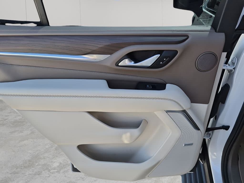 2022 GMC Yukon - Image 17