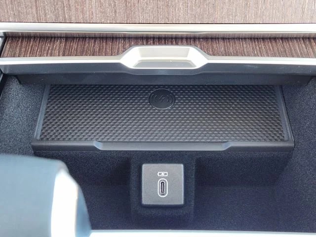 2026 Land Rover Range Rover - Image 13