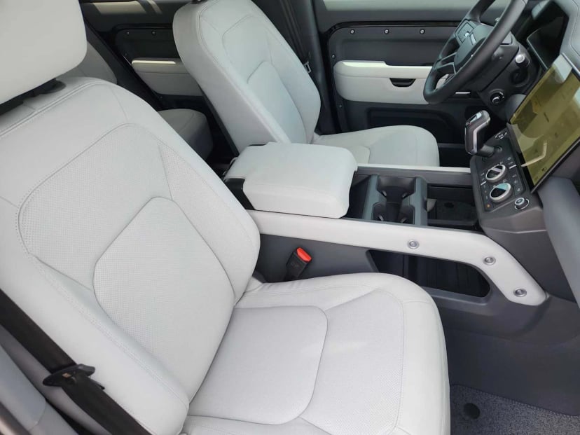2026 LAND ROVER Defender 130 - Image 13