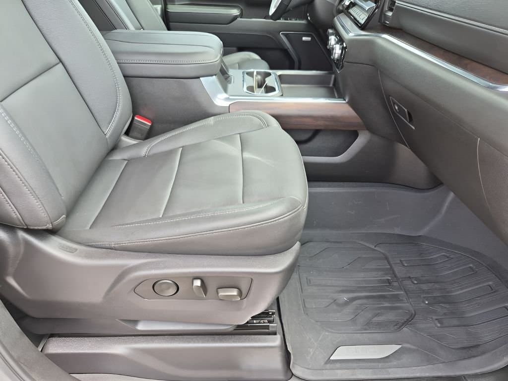 2024 GMC Sierra 2500HD - Image 16