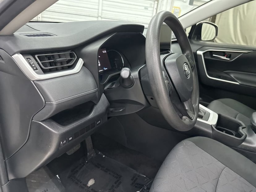 2024 Toyota RAV4 - Image 13