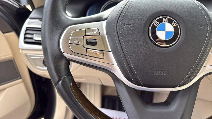 2019 BMW 7 Series - Image 17