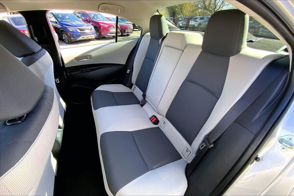 2025 Toyota Corolla - Image 19