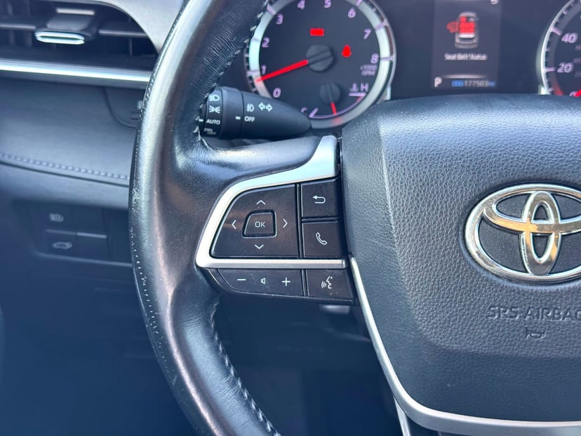 2022 Toyota Highlander - Image 22