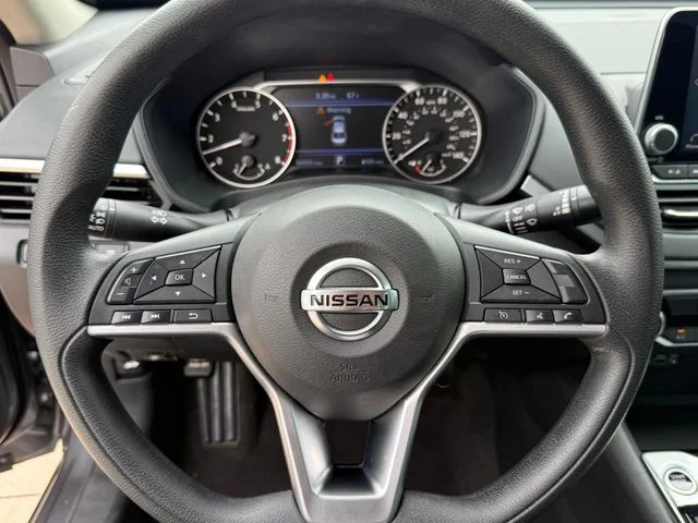 2022 Nissan Altima - Image 14