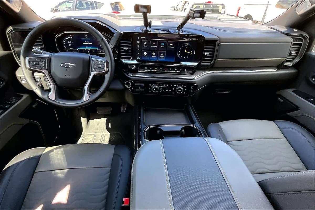 2024 Chevrolet Silverado 2500HD - Image 18