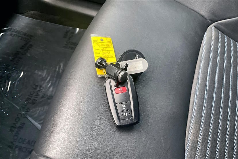 2021 Toyota RAV4 - Image 15