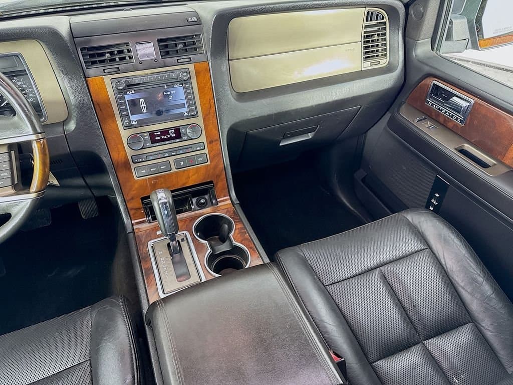 2013 LINCOLN Navigator - Image 30