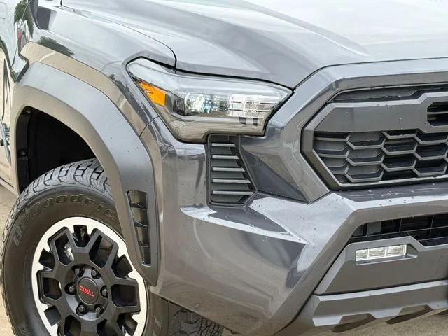 2024 Toyota Tacoma - Image 3