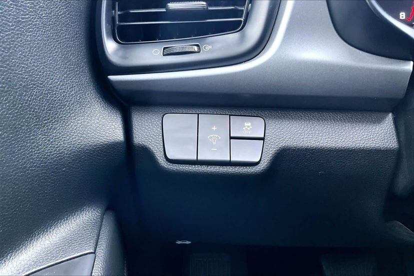 2023 Kia Rio 5-Door - Image 33