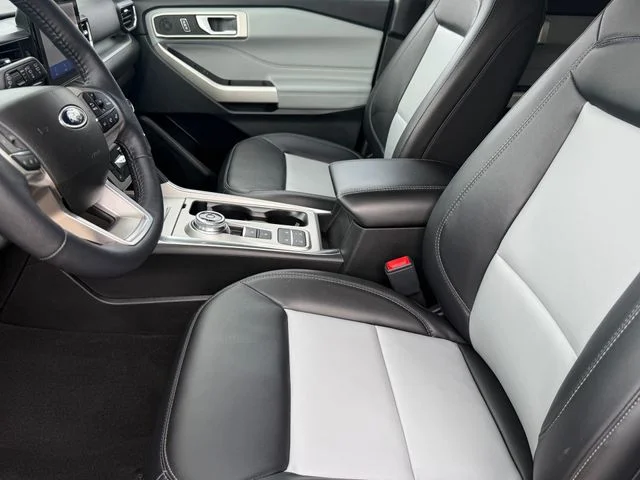 2023 Ford Explorer - Image 10