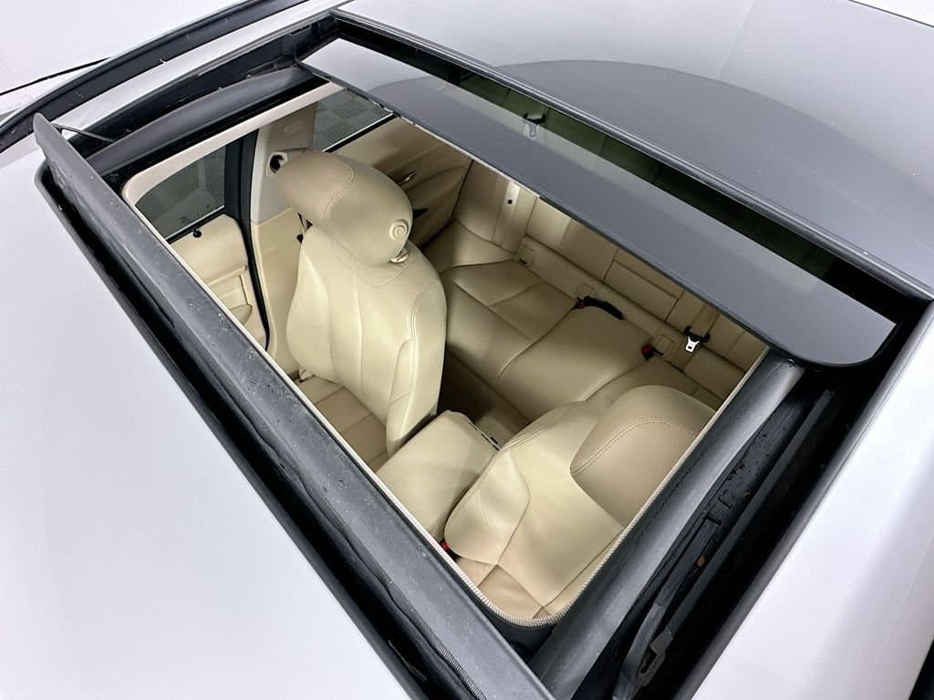 2015 BMW 3 Series - Image 22