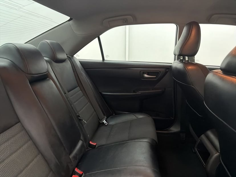 2017 Toyota Camry - Image 20