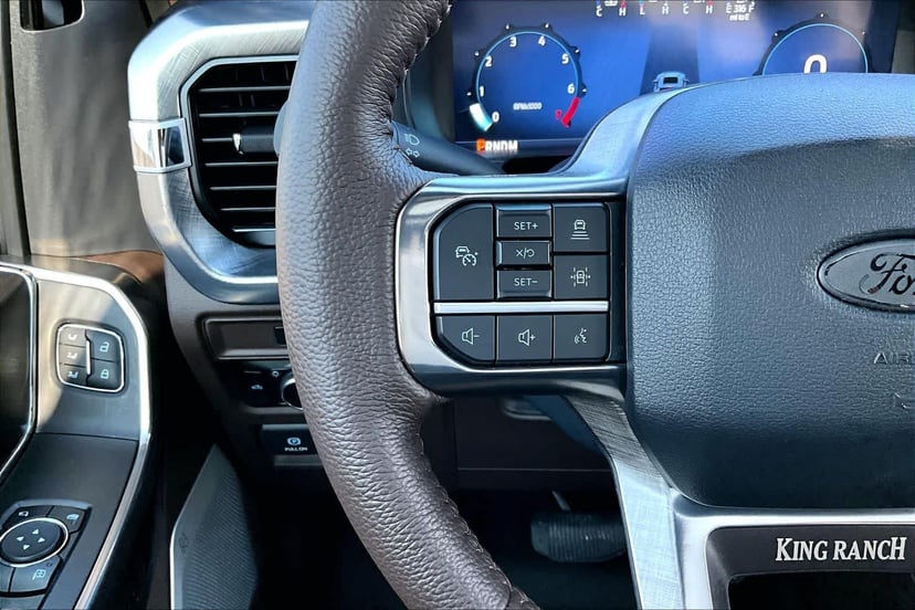 2025 Ford F-150 - Image 24