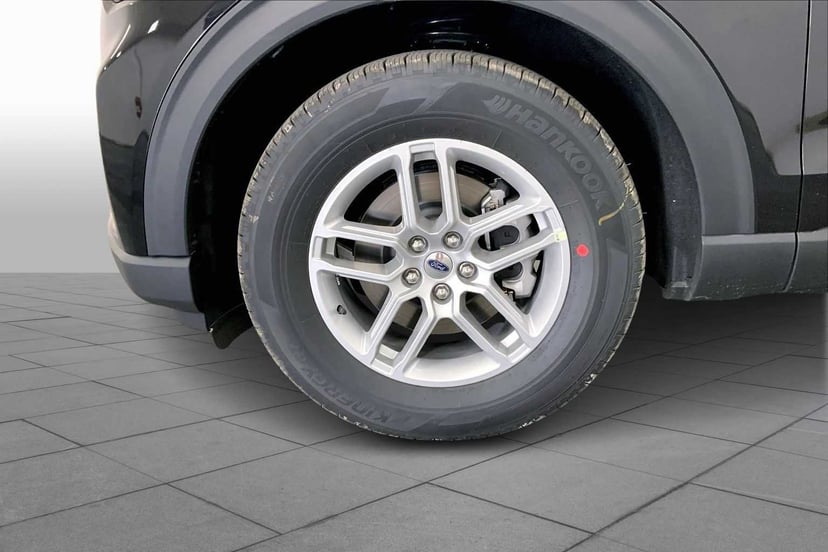 2026 Ford Explorer - Image 9