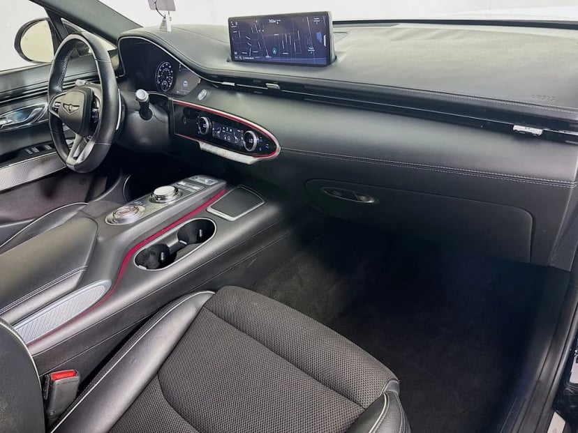 2022 Genesis GV70 - Image 36