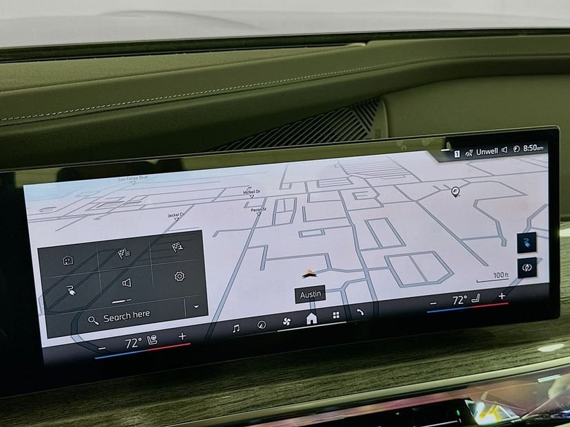 2025 BMW i7 - Image 12