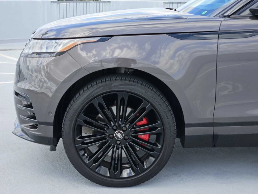 2025 Land Rover Range Rover Velar - Image 9