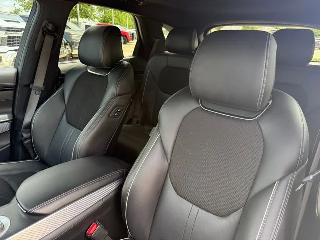 2023 Genesis GV70 - Image 10