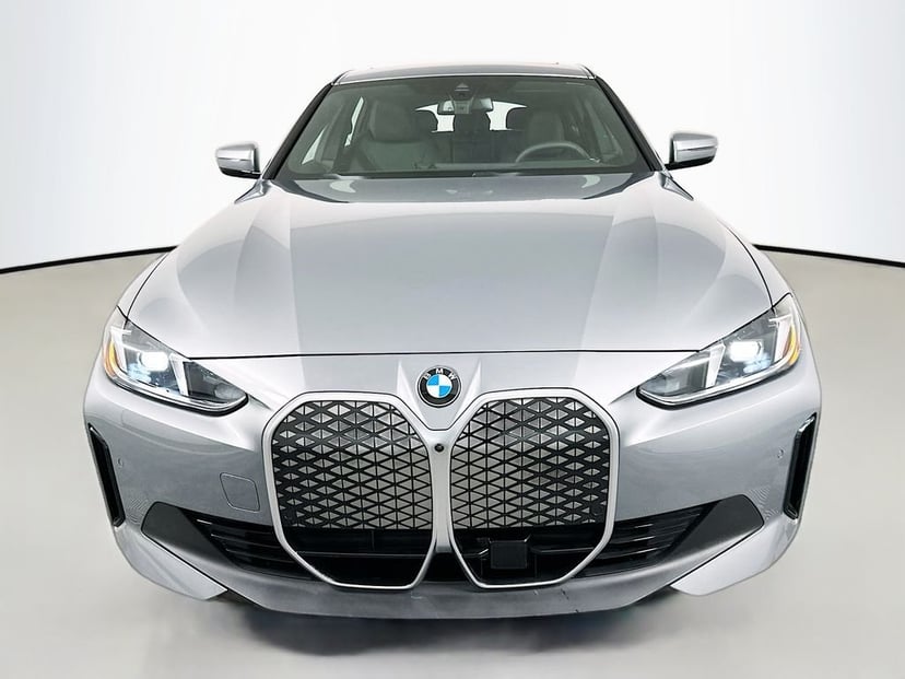 2026 BMW i4 - Image 2