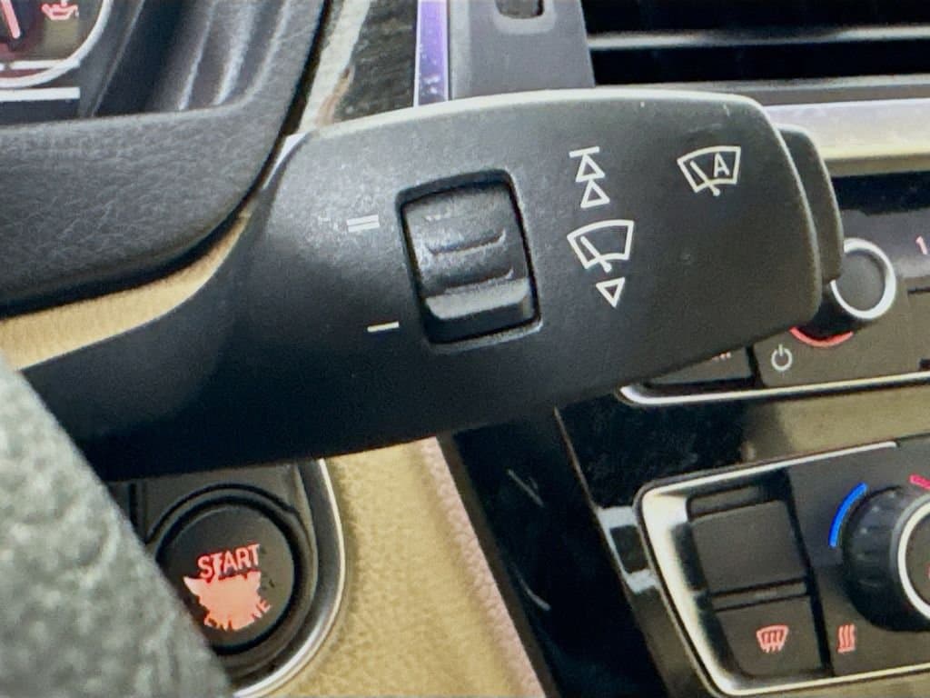 2017 BMW 3 - Image 15