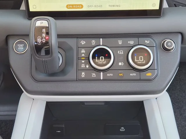 2025 Land Rover Defender 130 - Image 14