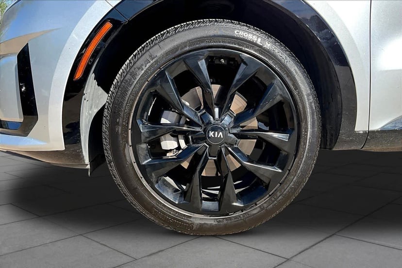 2021 Kia Sorento - Image 11