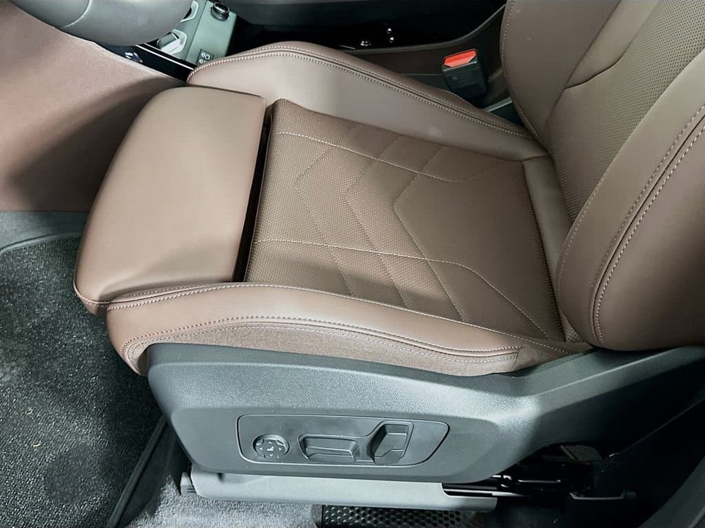 2025 BMW X1 - Image 21