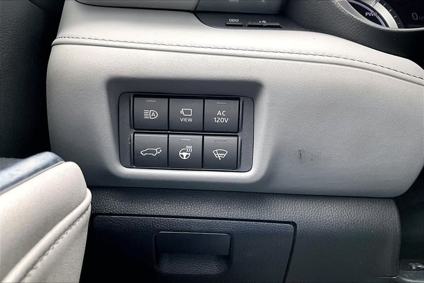 2021 Toyota Highlander - Image 34